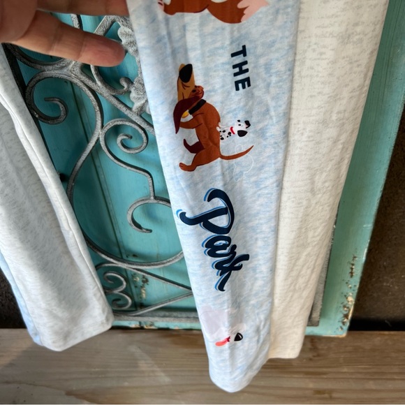 NWT Disney Parks Disney Movie Dogs Leggings A Walk in the Park Women 2X New - Picture 9 of 9